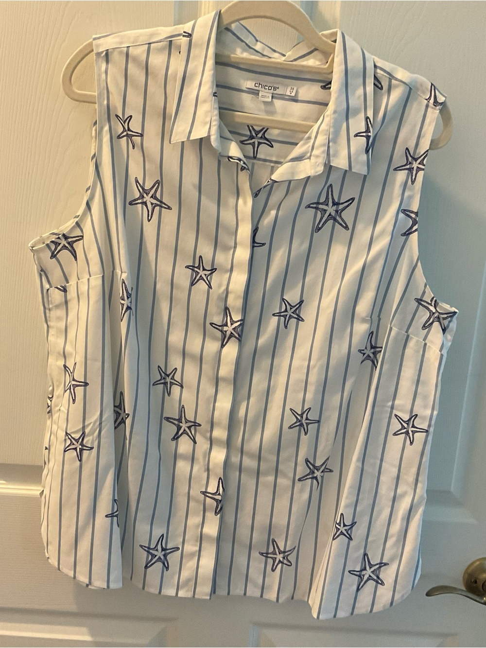 Chico's White Sleeveless Button-Up Top with Blue Starfish Stripes